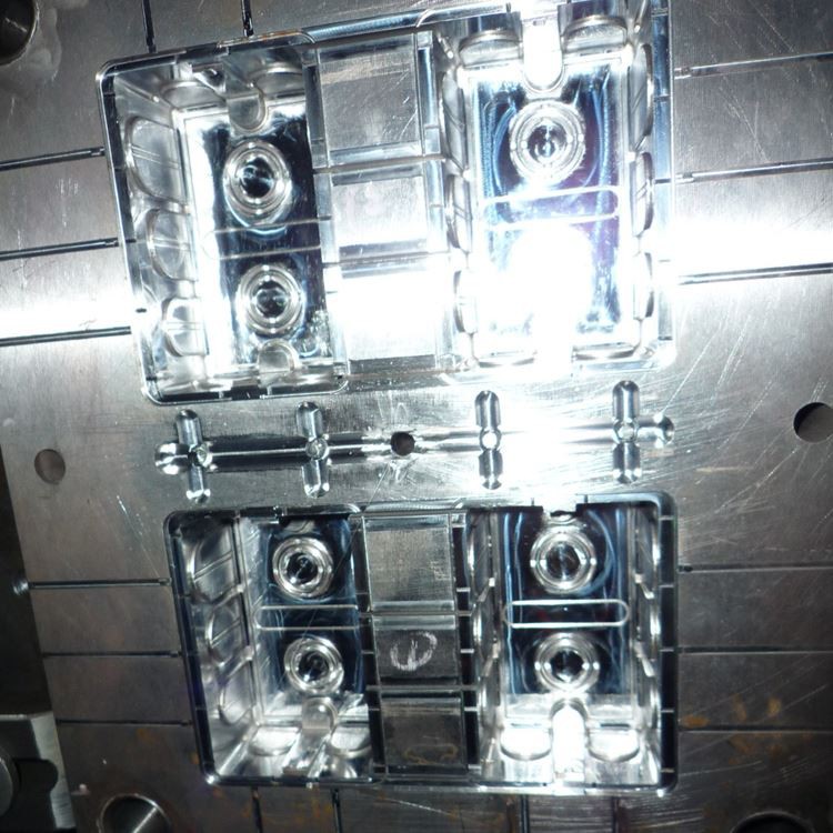 Precautions for plastic injection molding